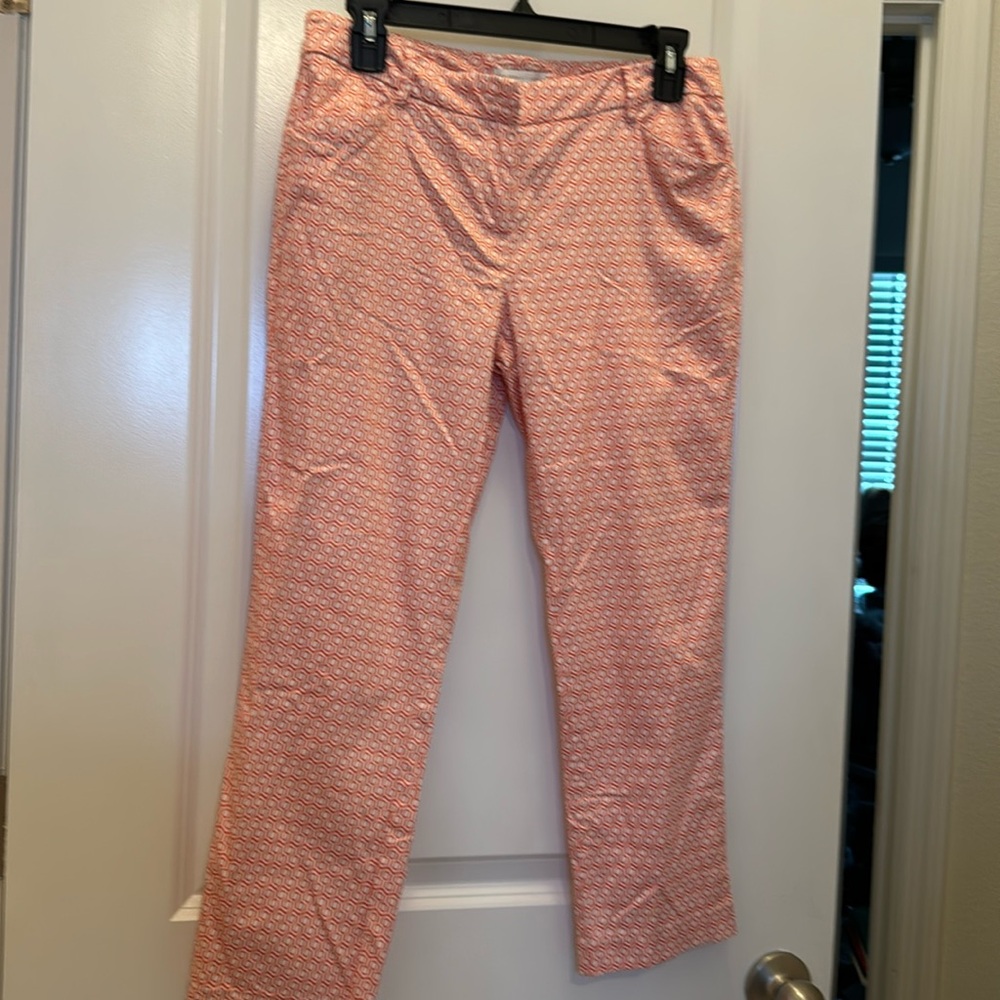 New York & Company feature an ankle-cropped, mid-rise fit size 4 NWOT